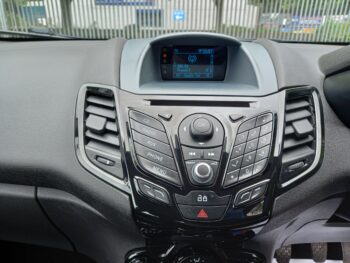 Ford Fiesta zetec 1.2 petrol 3 dr 2013 82,000 Miles £35 tax Months Warranty - Image 25