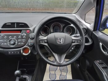 Honda Jazz 1.4 ES + I-VTEC Petrol 2015 83,000 Miles Full Service  History 3 Months Warranty - Image 16