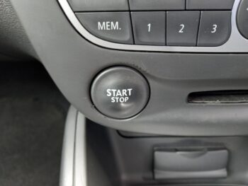 Renault Megane 1.6 16V Petrol Expression 5dr 2009 50,000 Miles 3 Months Warranty - Image 23