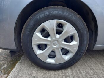 Renault Megane 1.6 16V Petrol Expression 5dr 2009 50,000 Miles 3 Months Warranty - Image 29