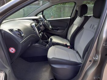 RENAULT CAPTUR 1.5 dCi 90 Dynamique 2013 Full Service History 3 Months Warranty - Image 18