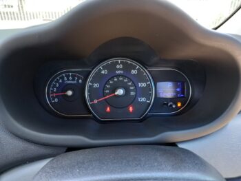 HYUNDAI I10 1.2Active 5dr Automatic 2011 Full Service History 3 Months Warranty - Image 23