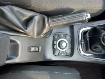 RENAULT MEGANE 1.6 Dynamique 2012 64,000 Miles Full History 3 Months Warranty - Image 36