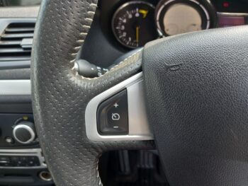 RENAULT MEGANE 1.6 Dynamique 2012 64,000 Miles Full History 3 Months Warranty - Image 29