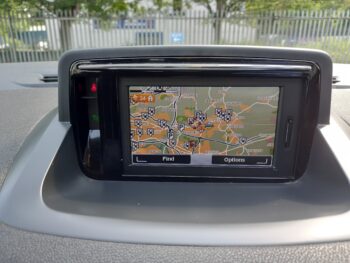 RENAULT MEGANE 1.6 Dynamique 2012 64,000 Miles Full History 3 Months Warranty - Image 27
