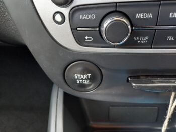 RENAULT MEGANE 1.6 Dynamique 2012 64,000 Miles Full History 3 Months Warranty - Image 25