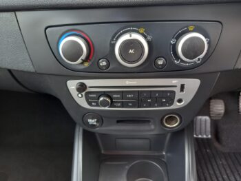 RENAULT MEGANE 1.6 Dynamique 2012 64,000 Miles Full History 3 Months Warranty - Image 24