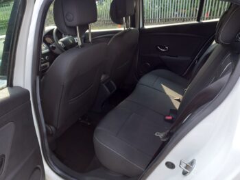 RENAULT MEGANE 1.6 Dynamique 2012 64,000 Miles Full History 3 Months Warranty - Image 23