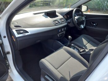 RENAULT MEGANE 1.6 Dynamique 2012 64,000 Miles Full History 3 Months Warranty - Image 21