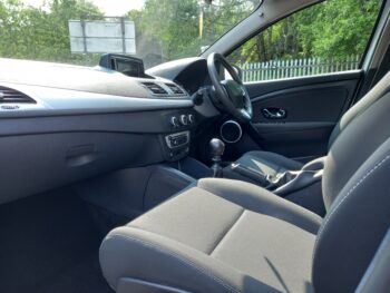RENAULT MEGANE 1.6 Dynamique 2012 64,000 Miles Full History 3 Months Warranty - Image 19