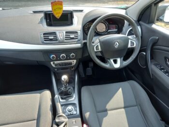 RENAULT MEGANE 1.6 Dynamique 2012 64,000 Miles Full History 3 Months Warranty - Image 17
