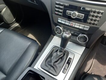 MERCEDES-BENZ C CLASS C220 CDI Sport 2012 88,000 Miles Service History - Image 31