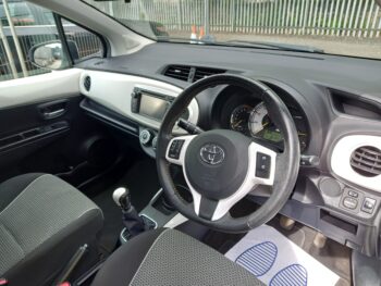 TOYOTA YARIS 1.33 VVT-i Trend 5dr 95,000 Miles Service History 3 Months Warranty - Image 10