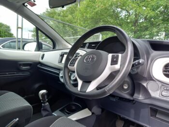TOYOTA YARIS 1.33 VVT-i Trend 5dr 95,000 Miles Service History 3 Months Warranty - Image 11