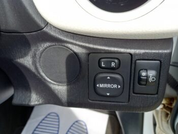 TOYOTA YARIS 1.33 VVT-i Trend 5dr 95,000 Miles Service History 3 Months Warranty - Image 29