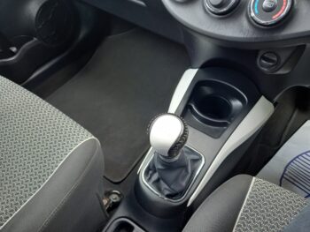 TOYOTA YARIS 1.33 VVT-i Trend 5dr 95,000 Miles Service History 3 Months Warranty - Image 31