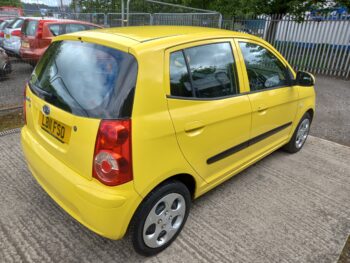 KIA PICANTO 1.1 2 5dr petrol 2011 £35 tax - Image 9