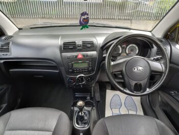KIA PICANTO 1.1 2 5dr petrol 2011 £35 tax - Image 14