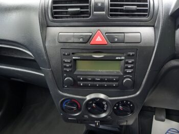 KIA PICANTO 1.1 2 5dr petrol 2011 £35 tax - Image 21