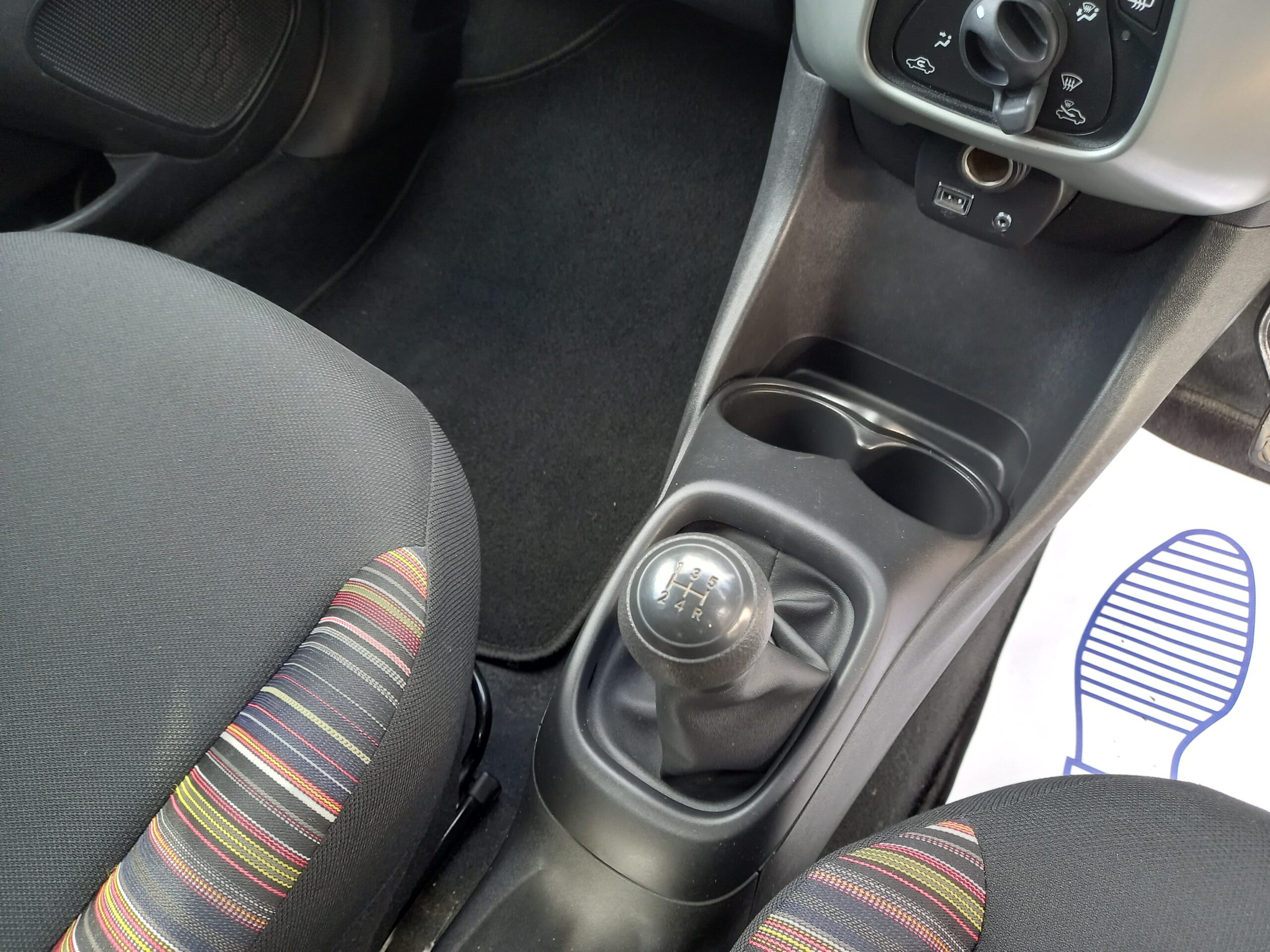 CITROEN C1 1.0 VTi Feel 5dr 49,000 2014 Miles Full Service History £20 tax - Image 26