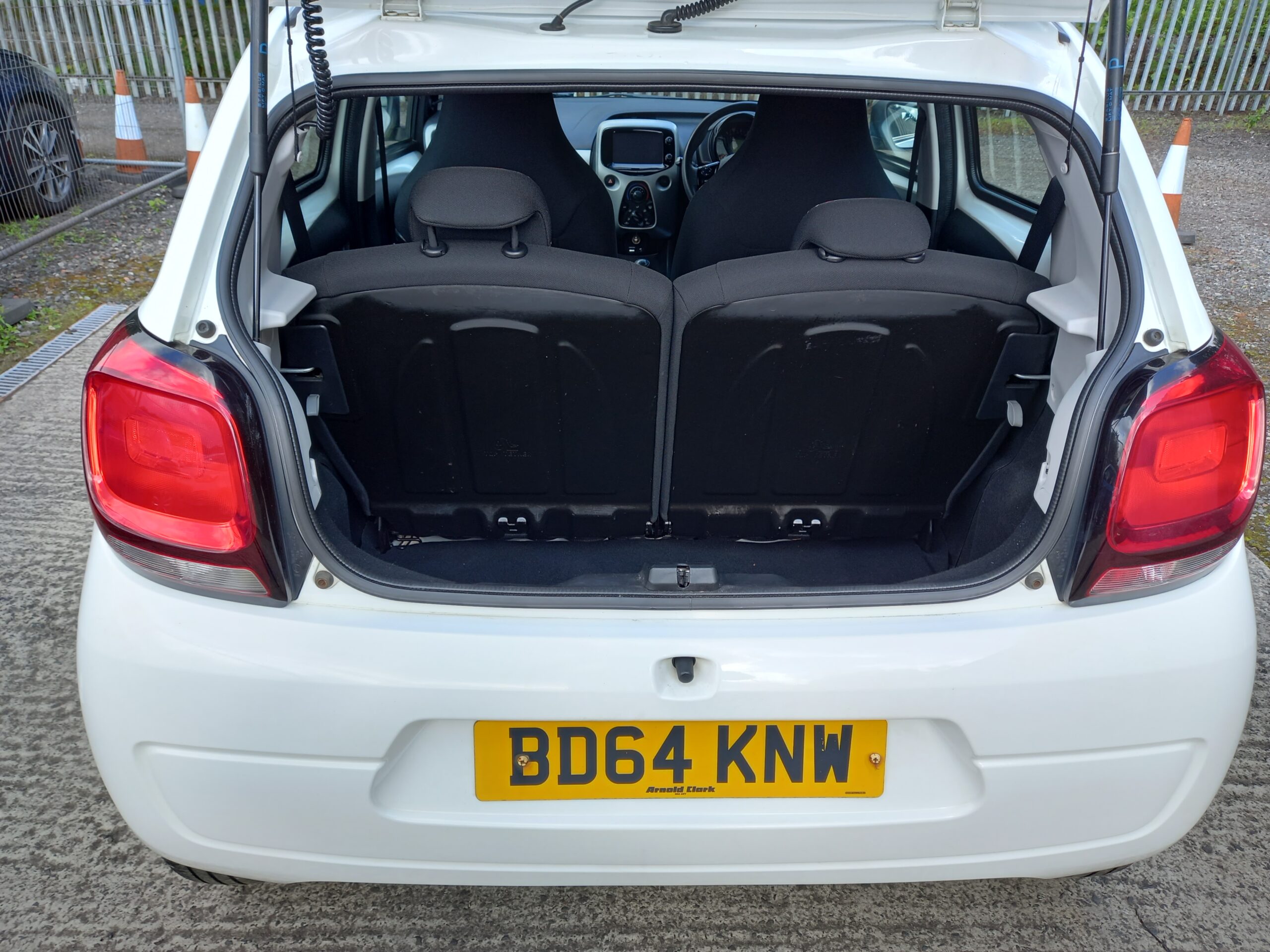 CITROEN C1 1.0 VTi Feel 5dr 49,000 2014 Miles Full Service History £20 tax - Image 29