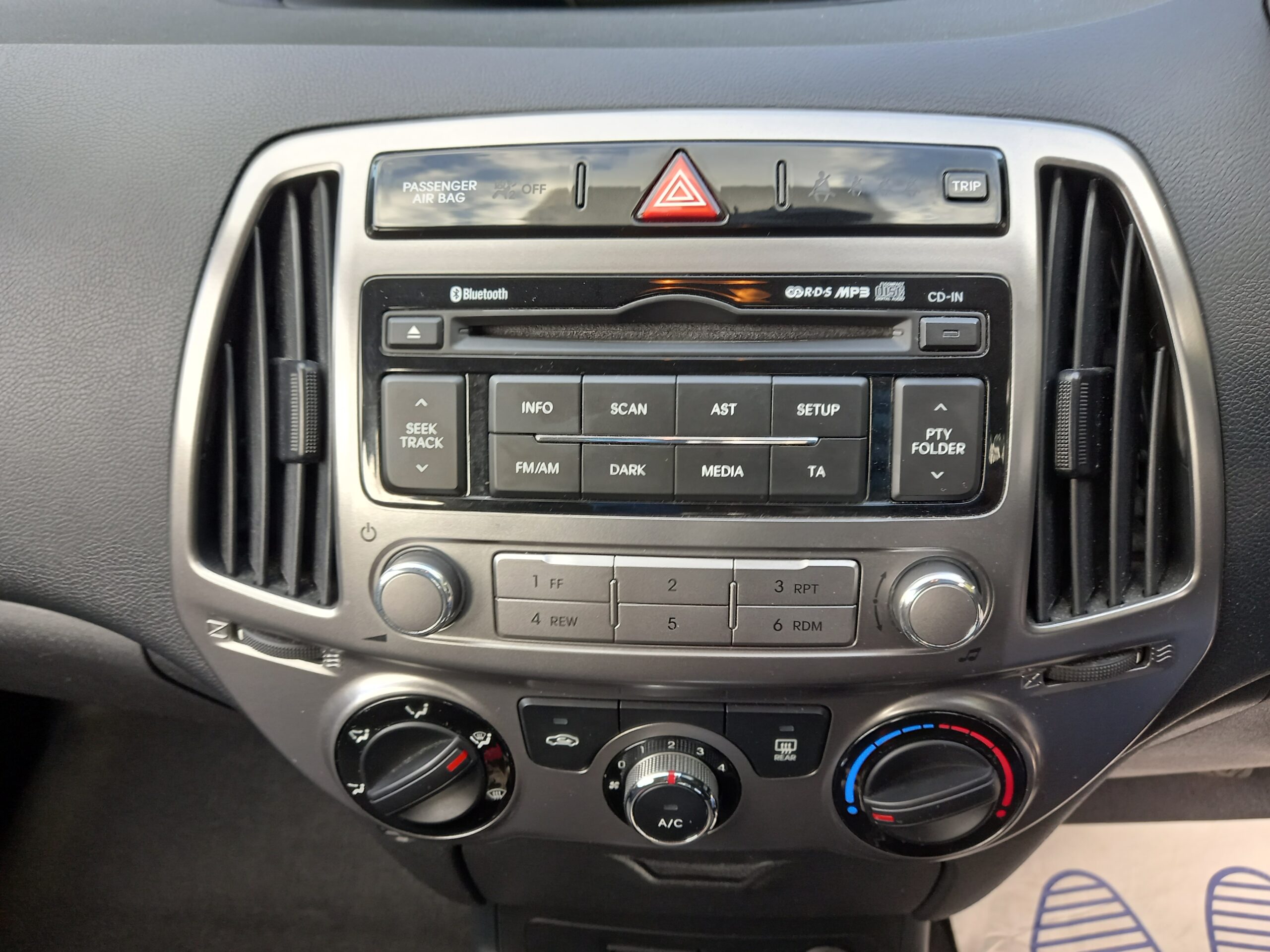 HYUNDAI I20 1.2 Active Petrol 5dr 2013 38,000 Miles £35 road atx - Image 29