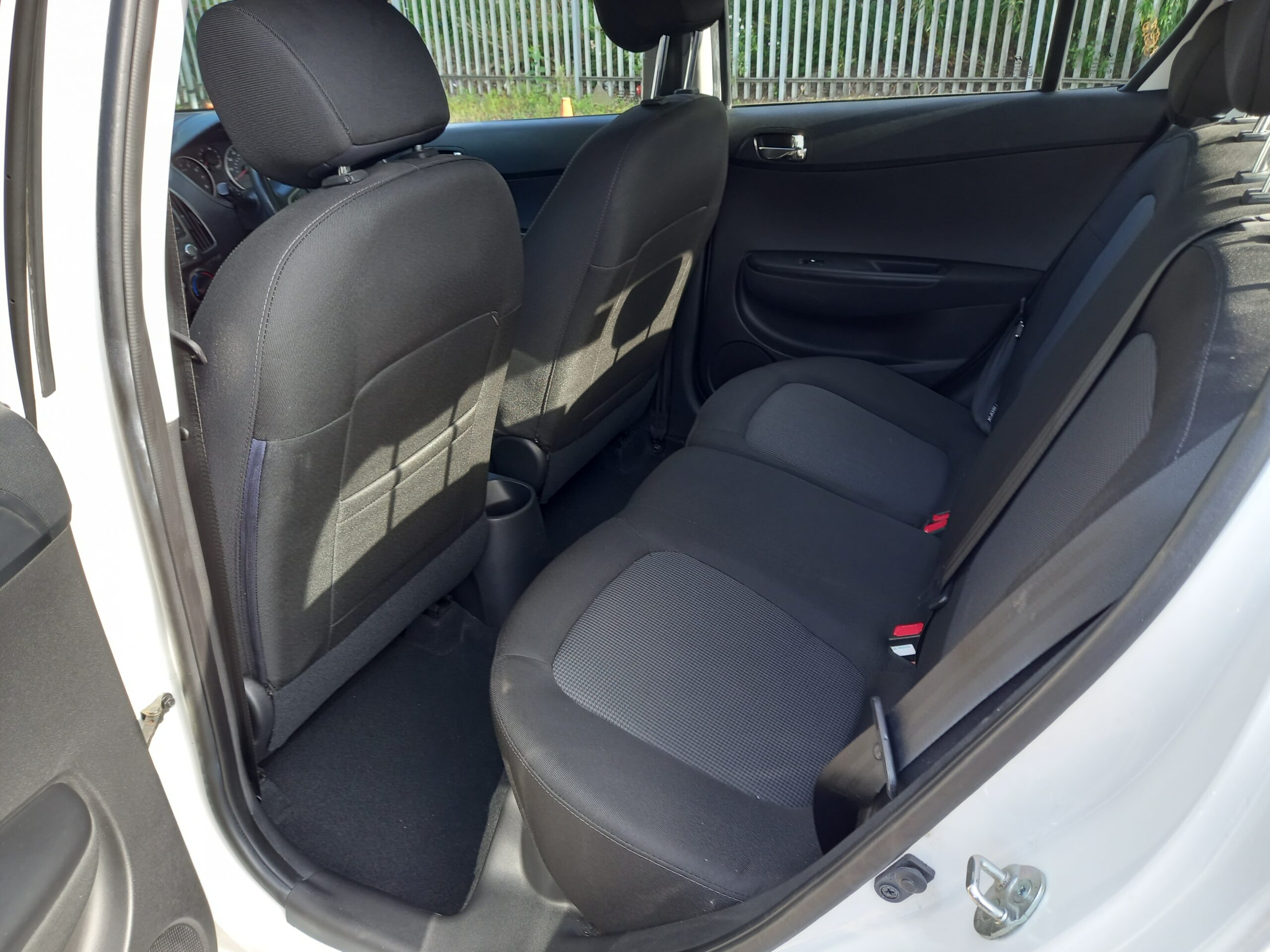 HYUNDAI I20 1.2 Active Petrol 5dr 2013 38,000 Miles £35 road atx - Image 23