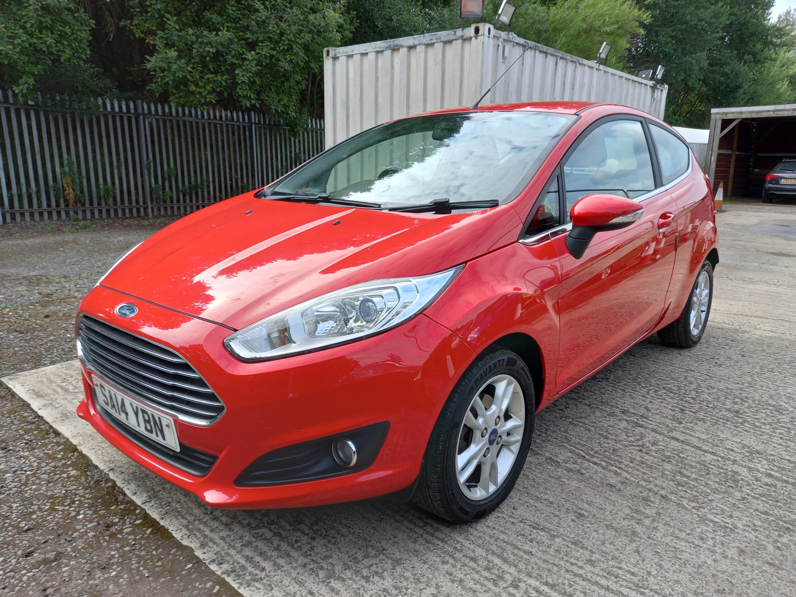 FORD FIESTA 1.25 82 Zetec 3dr 2014 57,000 Miles Full Service History £35 road tax 3 Months Warranty - Image 2