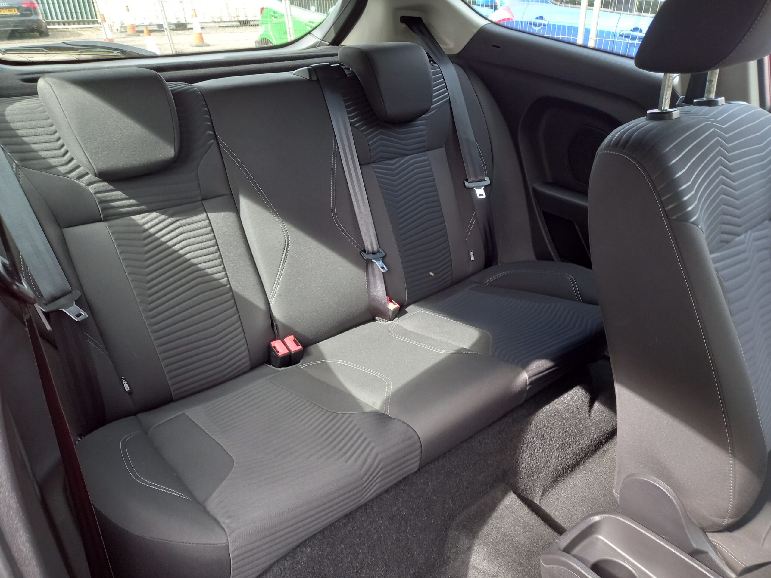 FORD FIESTA 1.25 82 Zetec 3dr 2014 57,000 Miles Full Service History £35 road tax 3 Months Warranty - Image 27