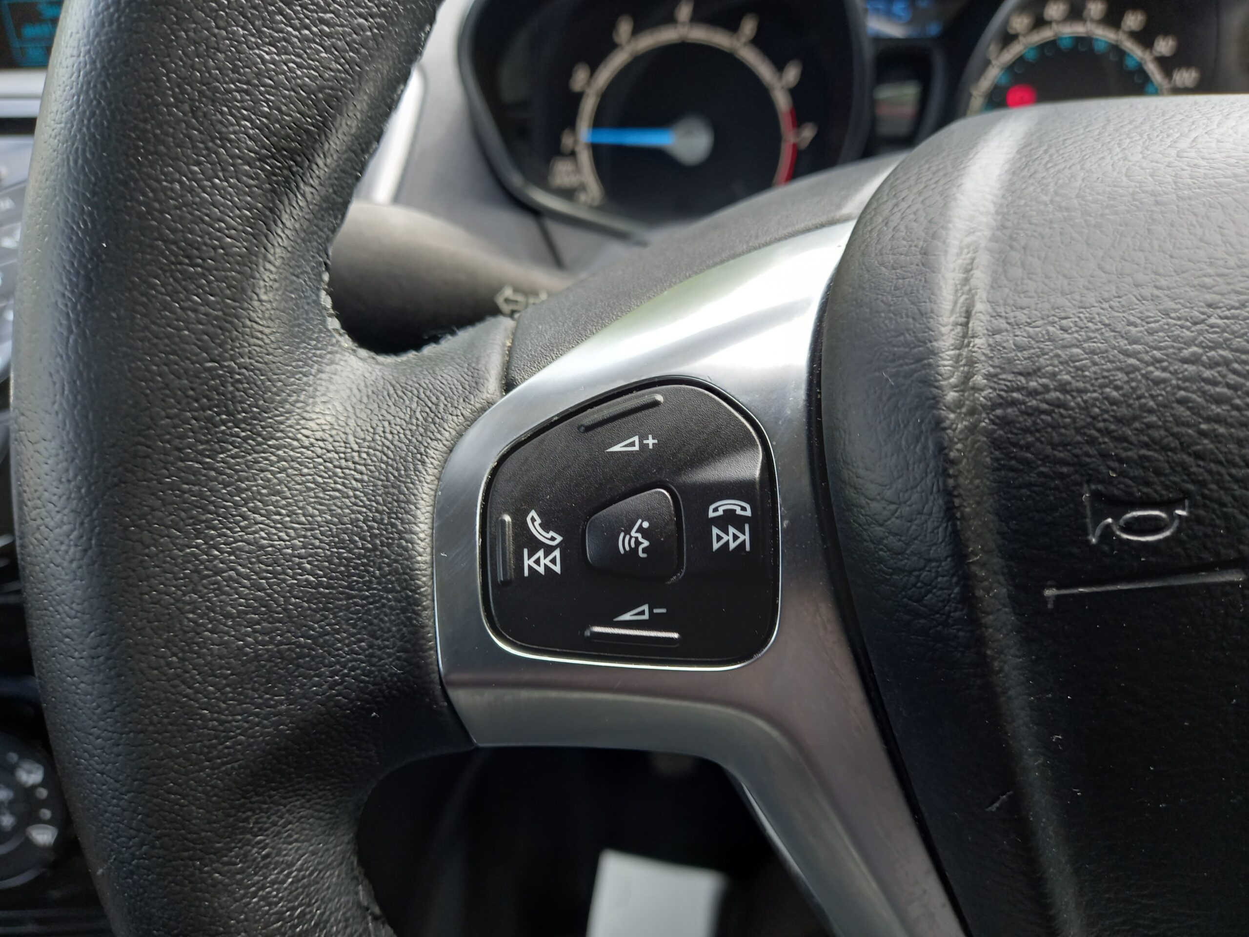 FORD FIESTA 1.25 82 Zetec 3dr 2014 57,000 Miles Full Service History £35 road tax 3 Months Warranty - Image 22