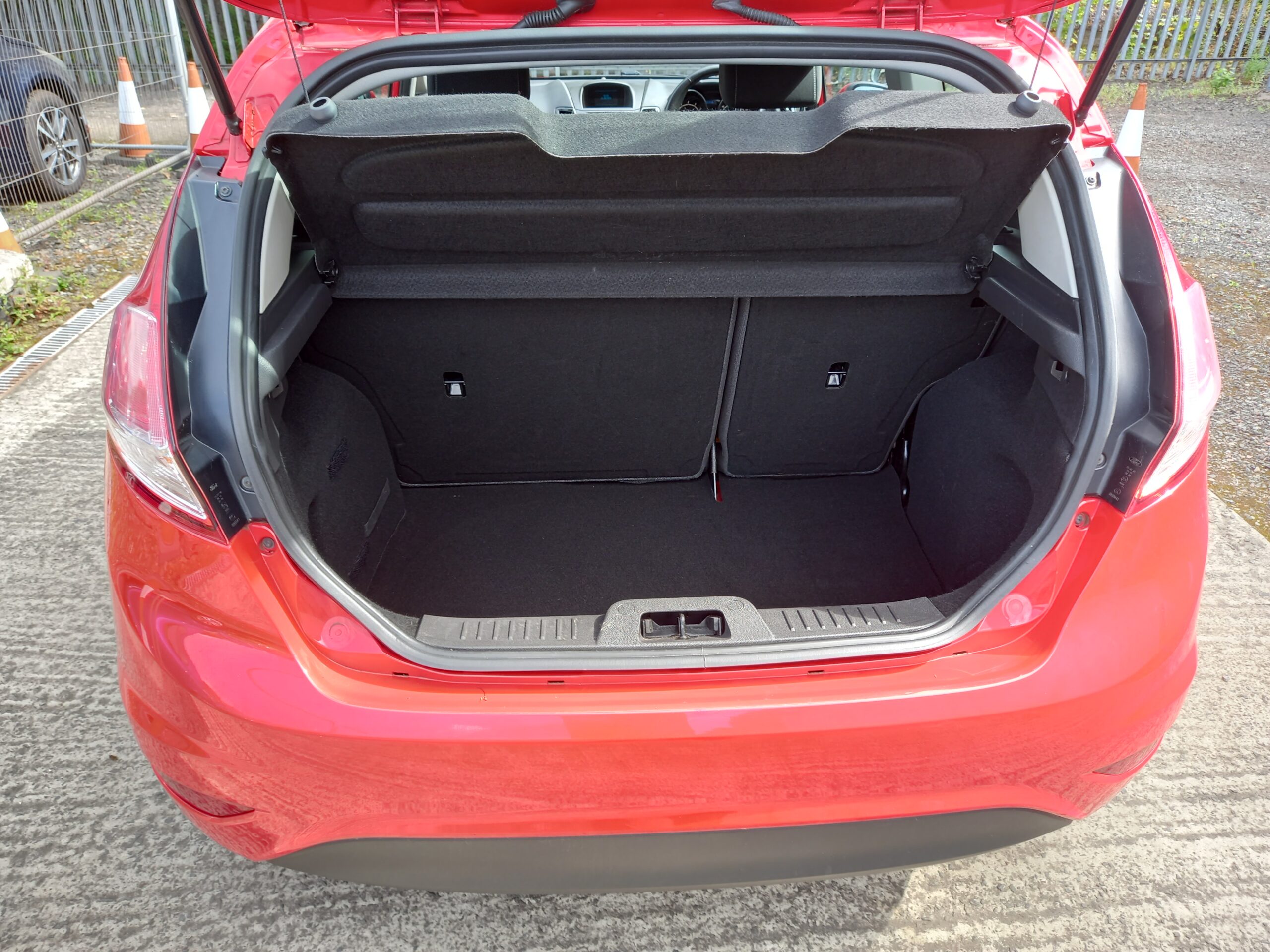 FORD FIESTA 1.25 82 Zetec 3dr 2014 57,000 Miles Full Service History £35 road tax 3 Months Warranty - Image 29