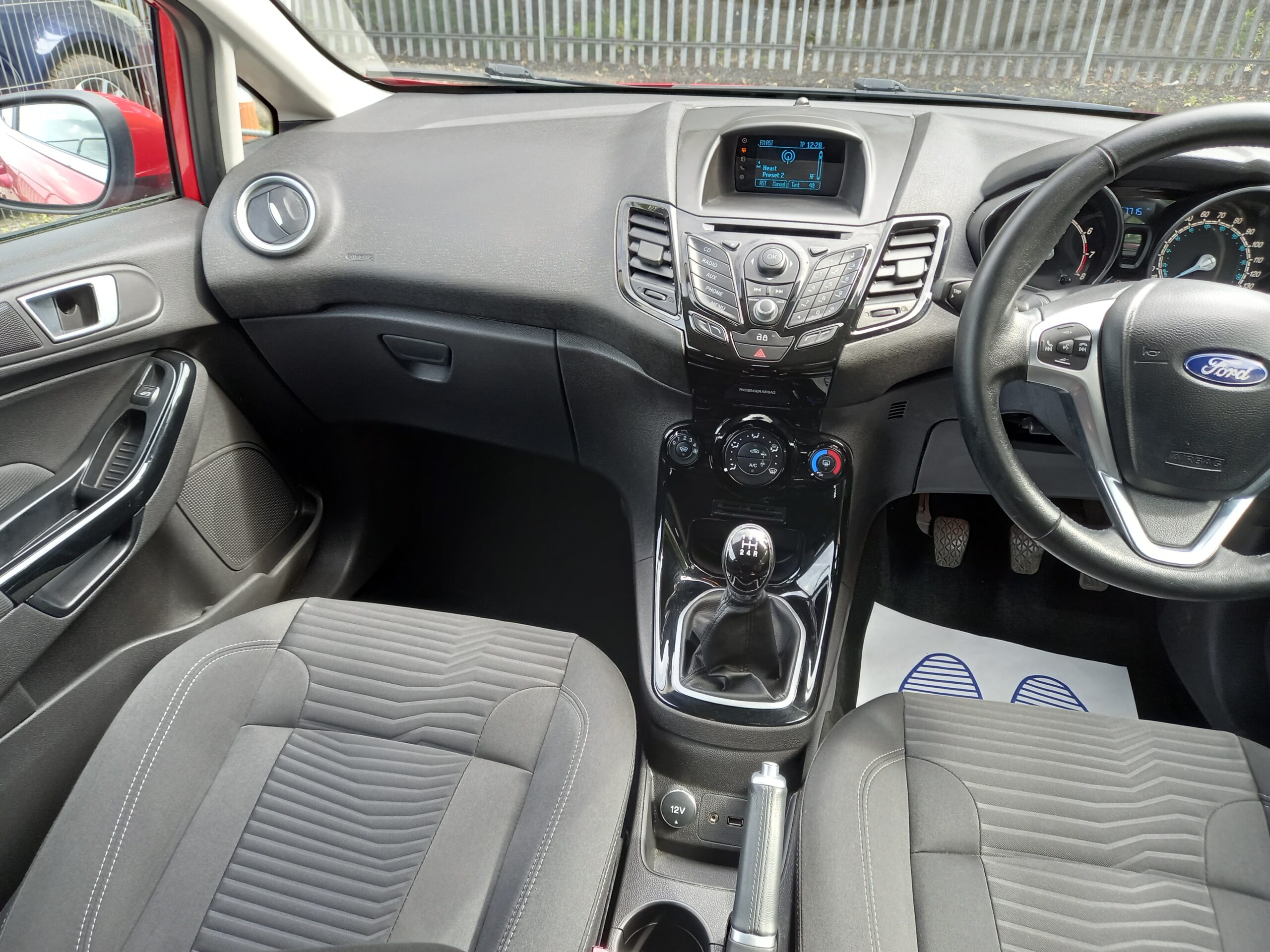 FORD FIESTA 1.25 82 Zetec 3dr 2014 57,000 Miles Full Service History £35 road tax 3 Months Warranty - Image 19