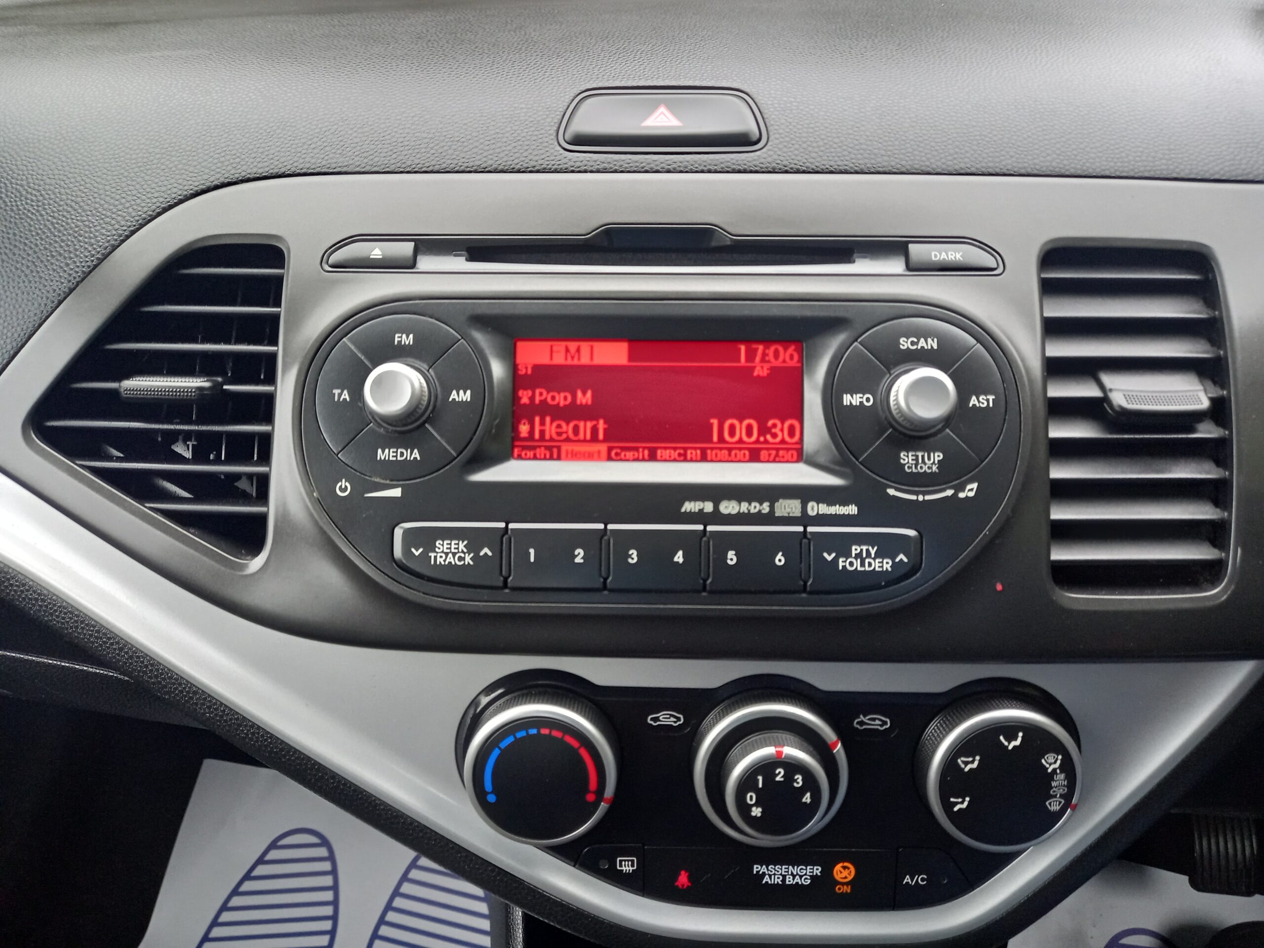 KIA PICANTO 1.25 2 EcoDynamics 5dr 2013 Full Service History £20 road tax 3 Months Warranty - Image 25