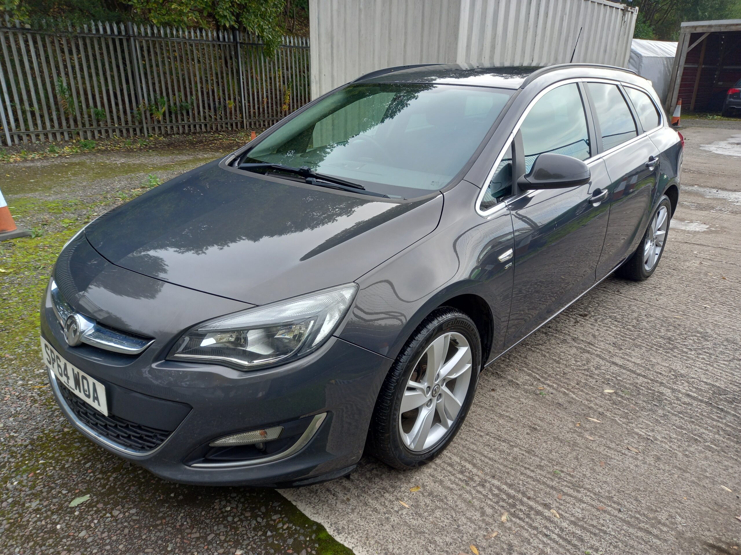 VAUXHALL ASTRA 1.6i 16V SRi 5dr 2014 estate 108,000 Miles Full Service History 3 Months Warranty - Image 3