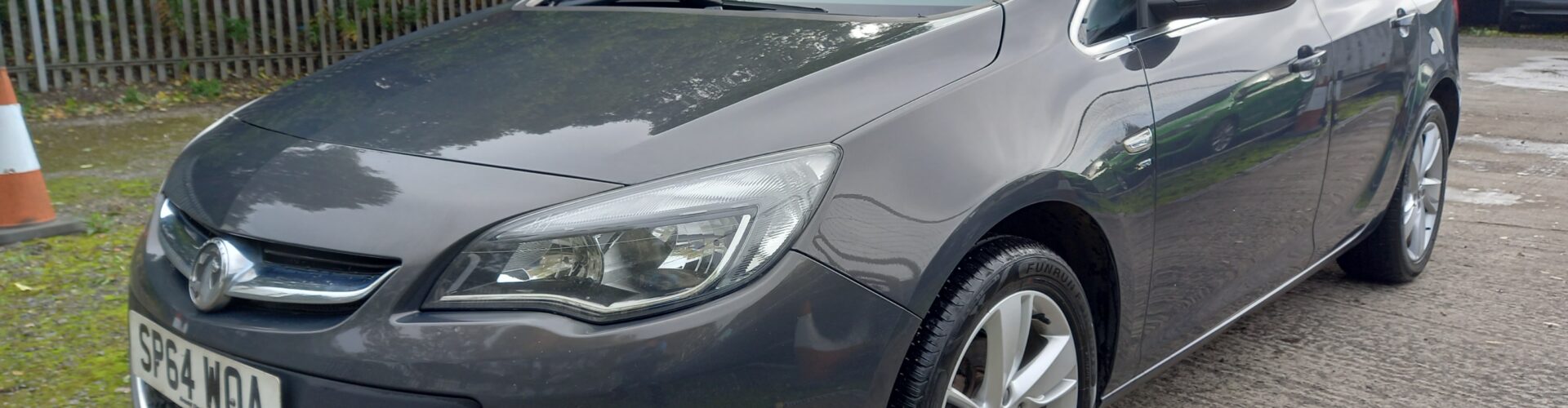 VAUXHALL ASTRA 1.6i 16V SRi 5dr 2014 estate 108,000 Miles Full Service History 3 Months Warranty