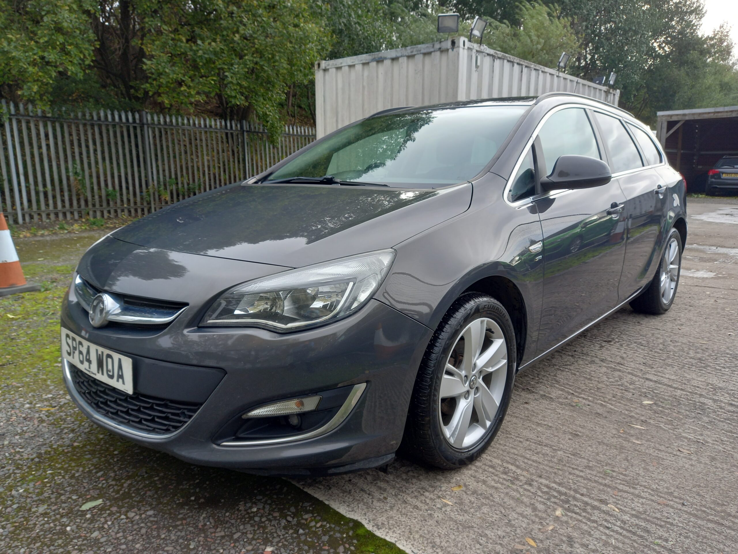 VAUXHALL ASTRA 1.6i 16V SRi 5dr 2014 estate 108,000 Miles Full Service History 3 Months Warranty