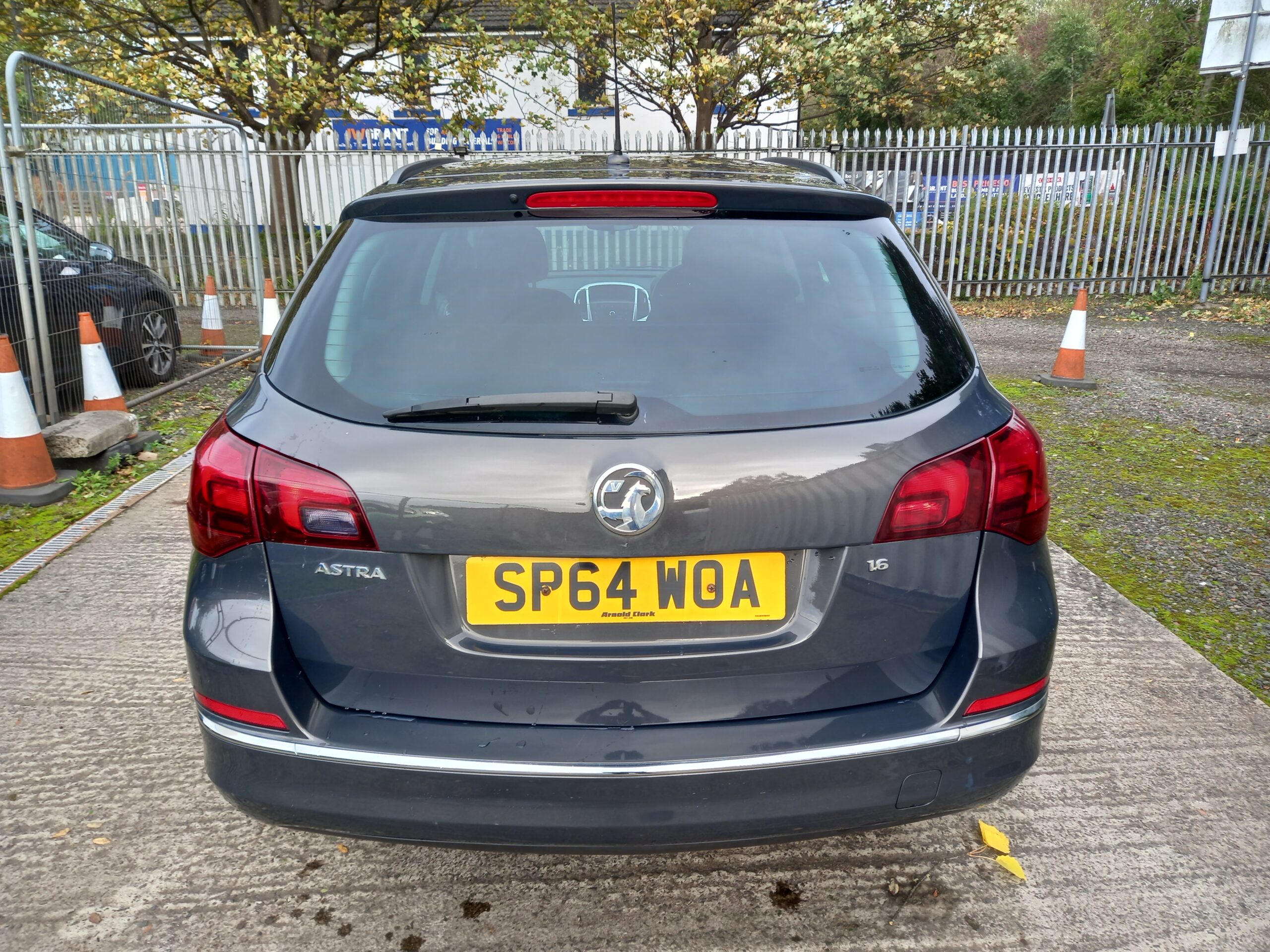 VAUXHALL ASTRA 1.6i 16V SRi 5dr 2014 estate 108,000 Miles Full Service History 3 Months Warranty - Image 5