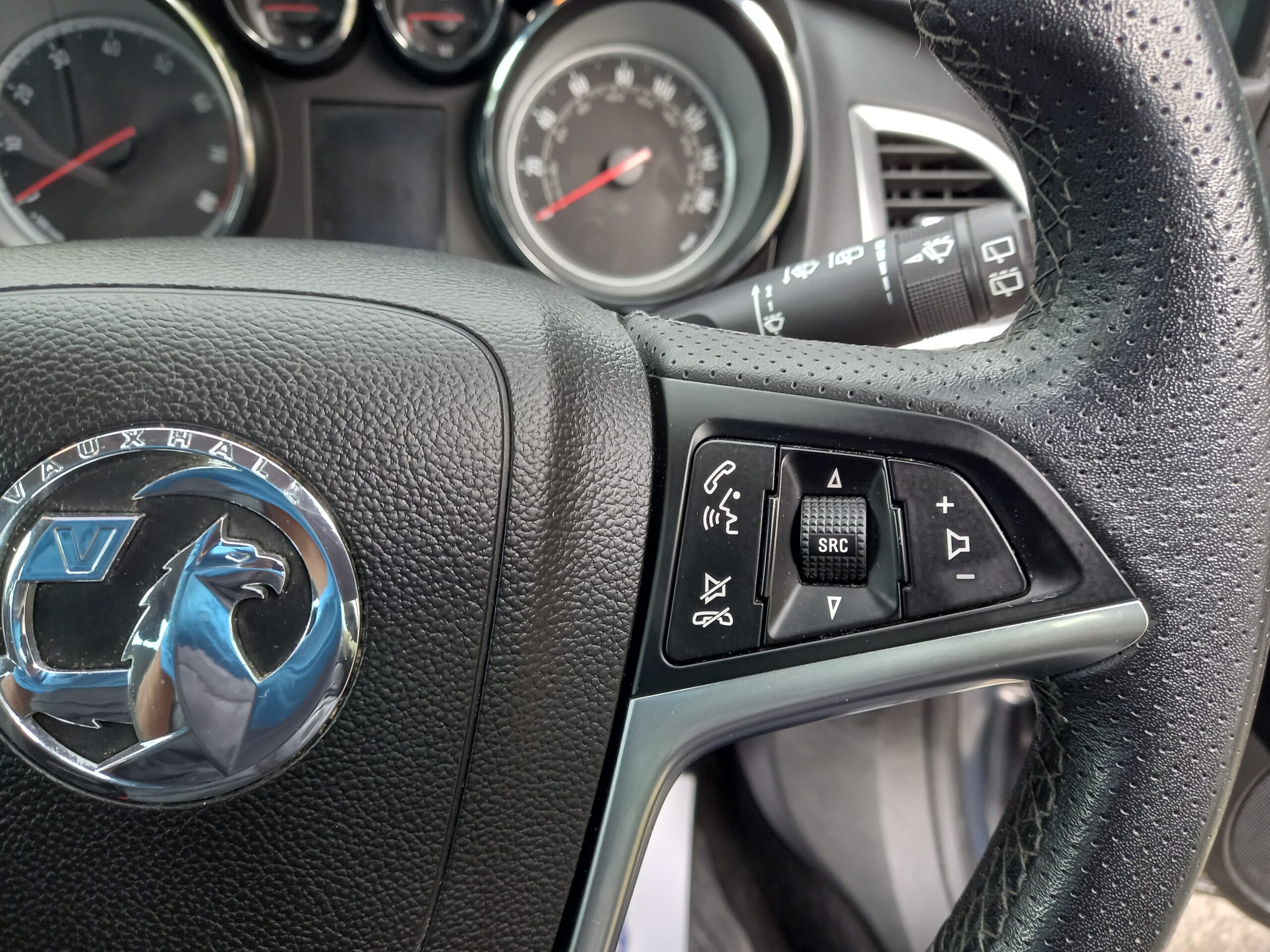 VAUXHALL ASTRA 1.6i 16V SRi 5dr 2014 estate 108,000 Miles Full Service History 3 Months Warranty - Image 25