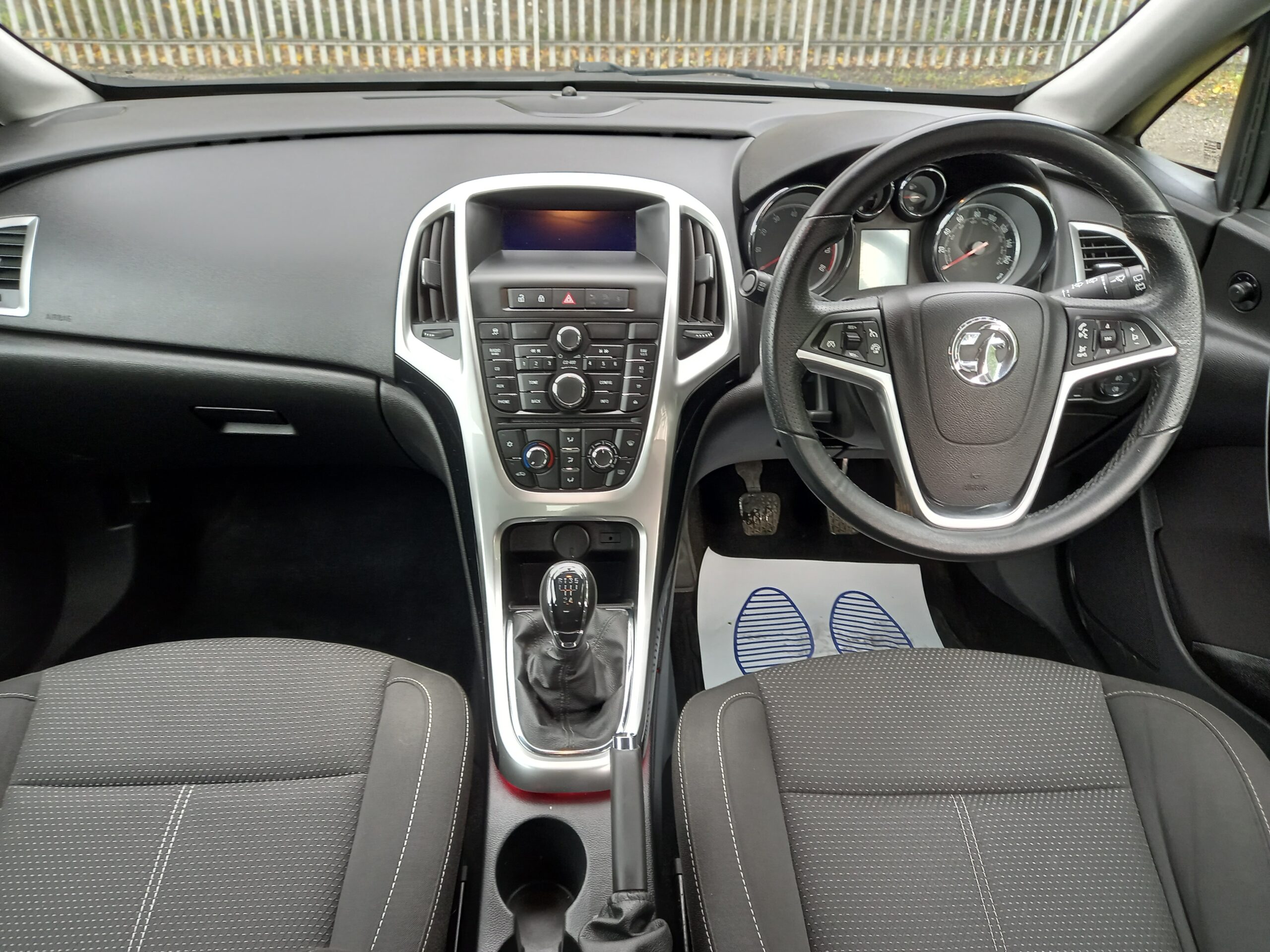 VAUXHALL ASTRA 1.6i 16V SRi 5dr 2014 estate 108,000 Miles Full Service History 3 Months Warranty - Image 15