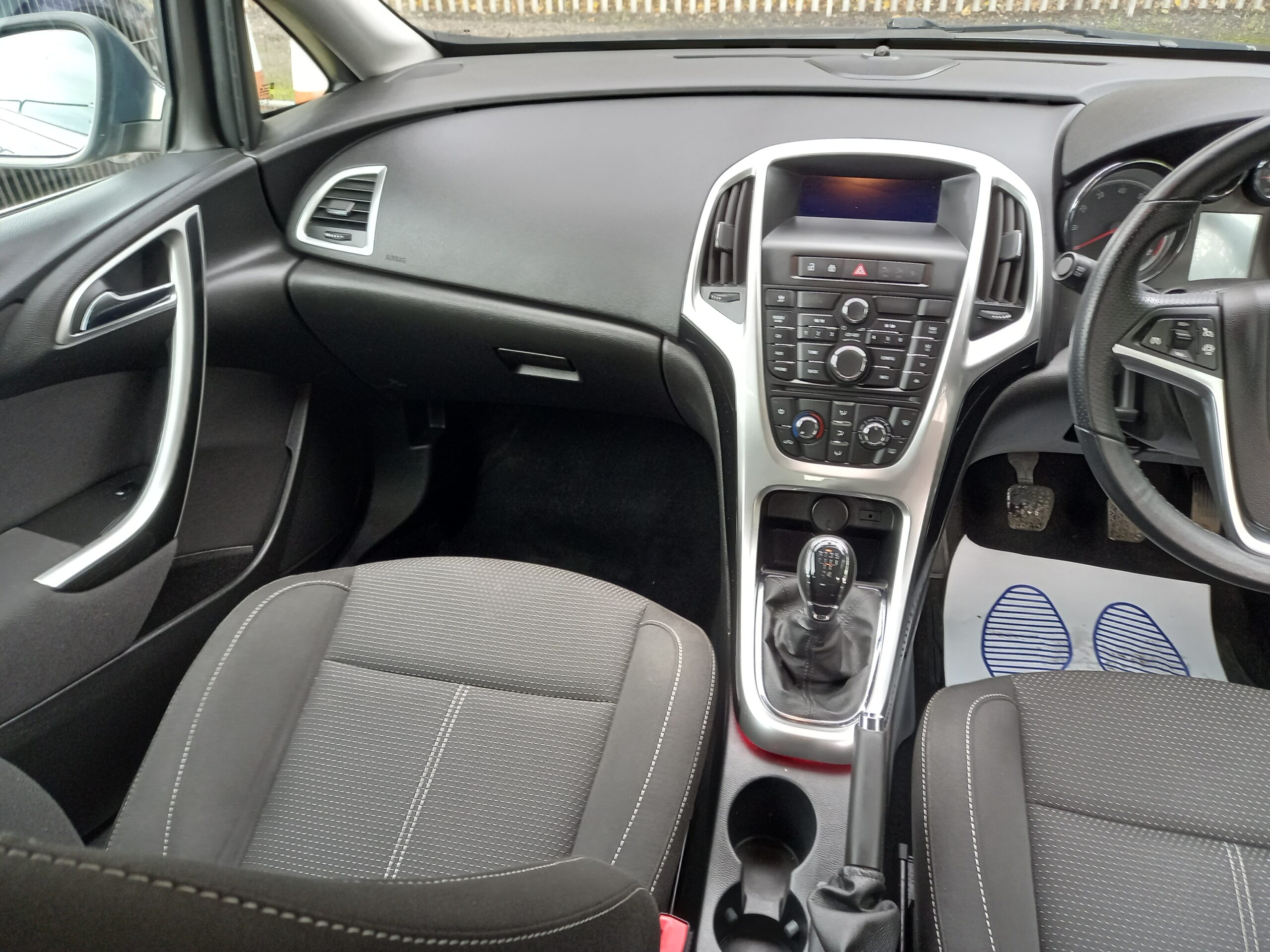 VAUXHALL ASTRA 1.6i 16V SRi 5dr 2014 estate 108,000 Miles Full Service History 3 Months Warranty - Image 13