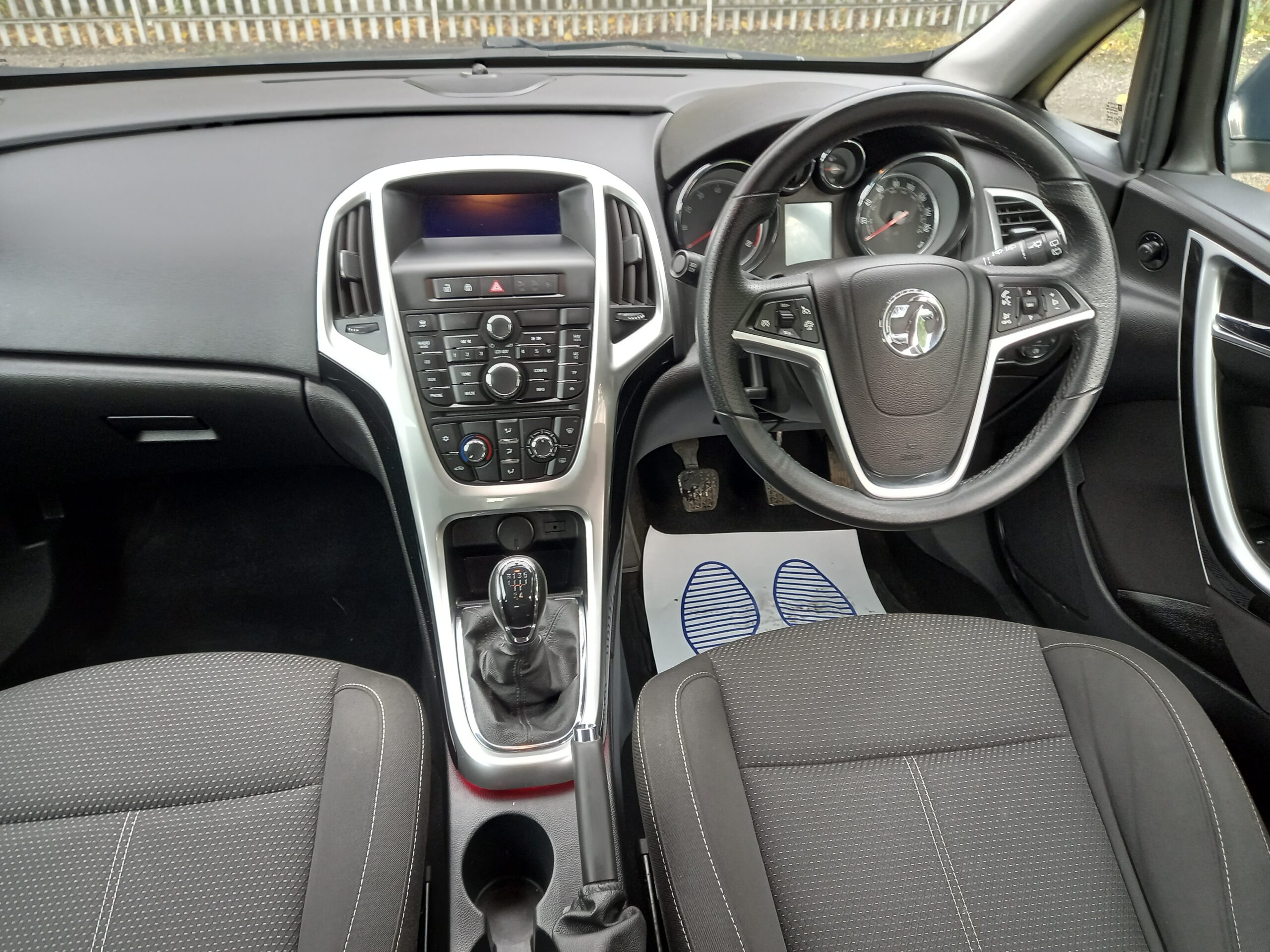 VAUXHALL ASTRA 1.6i 16V SRi 5dr 2014 estate 108,000 Miles Full Service History 3 Months Warranty - Image 14