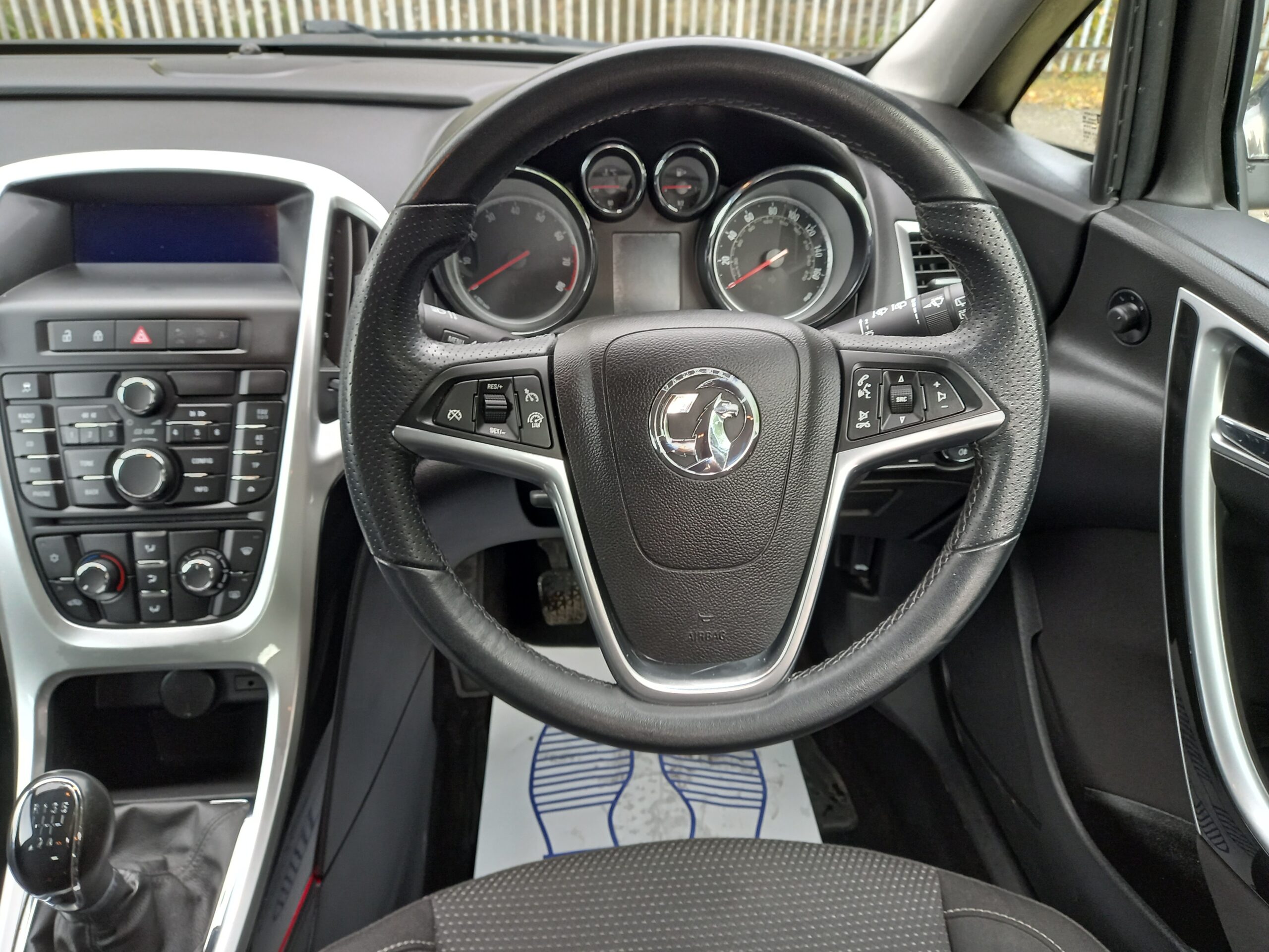 VAUXHALL ASTRA 1.6i 16V SRi 5dr 2014 estate 108,000 Miles Full Service History 3 Months Warranty - Image 16