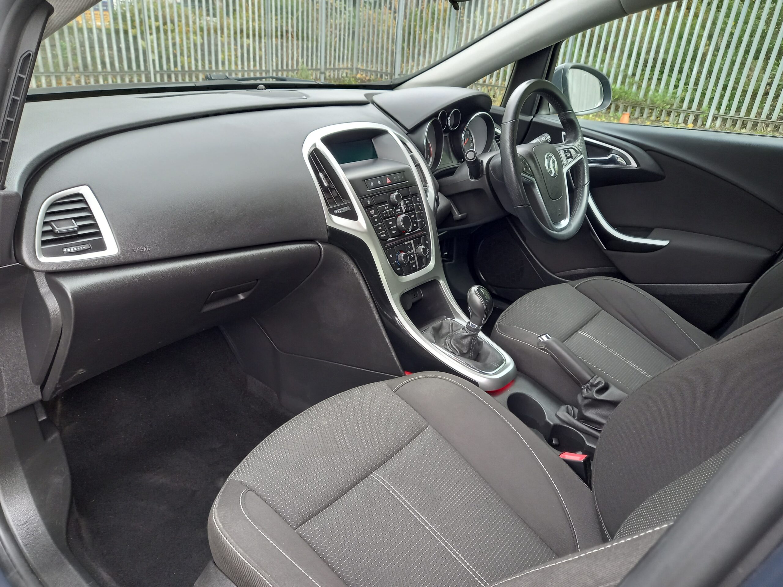 VAUXHALL ASTRA 1.6i 16V SRi 5dr 2014 estate 108,000 Miles Full Service History 3 Months Warranty - Image 21