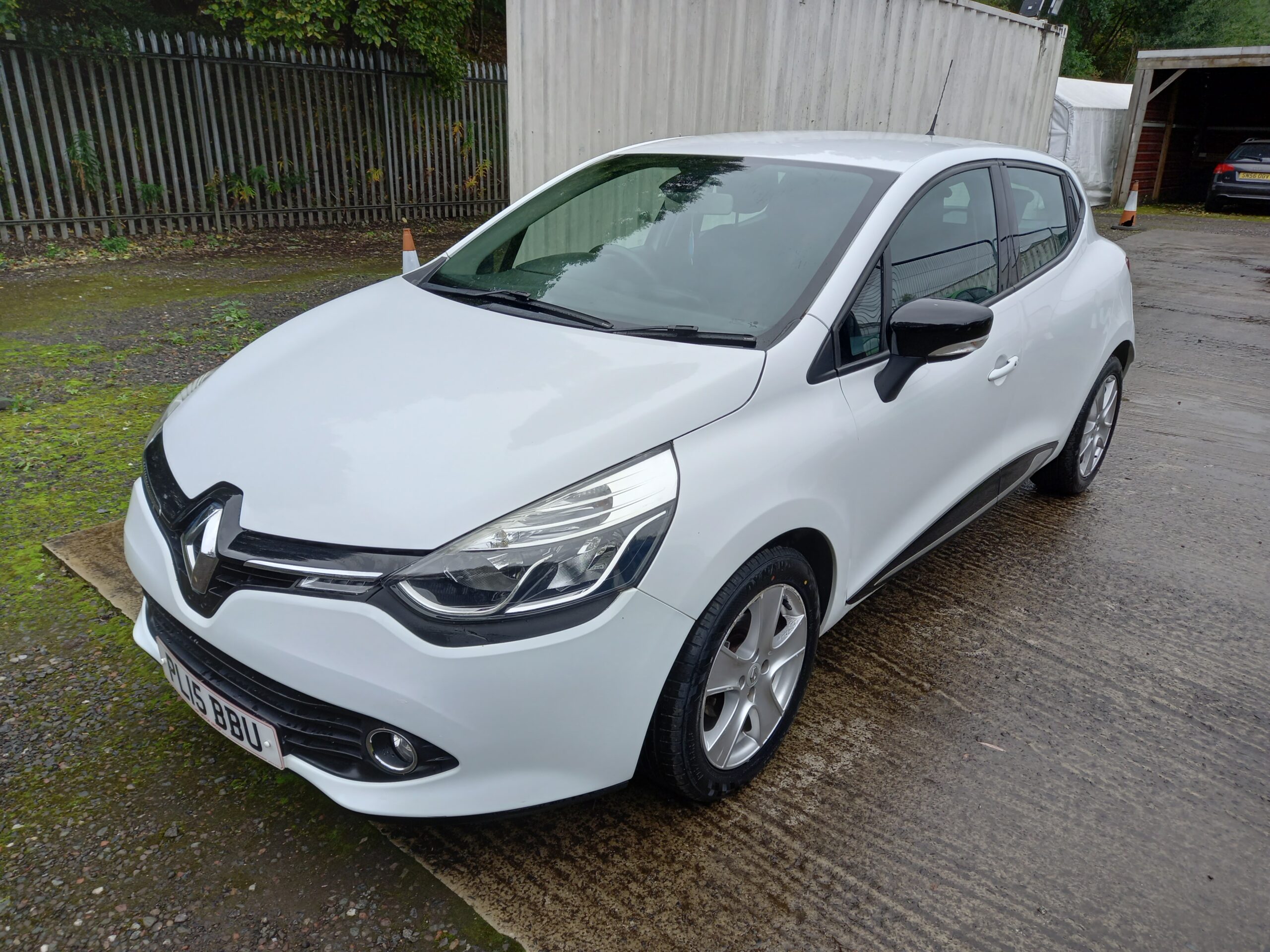RENAULT CLIO 1.2 16V Dynamique Nav 5dr 2015 52,000 Miles Full Service History 3 Months Warranty - Image 3