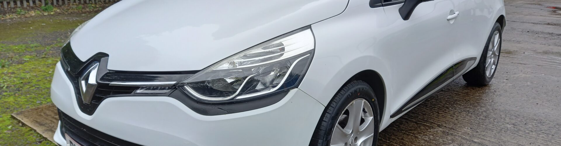 RENAULT CLIO 1.2 16V Dynamique Nav 5dr 2015 52,000 Miles Full Service History 3 Months Warranty