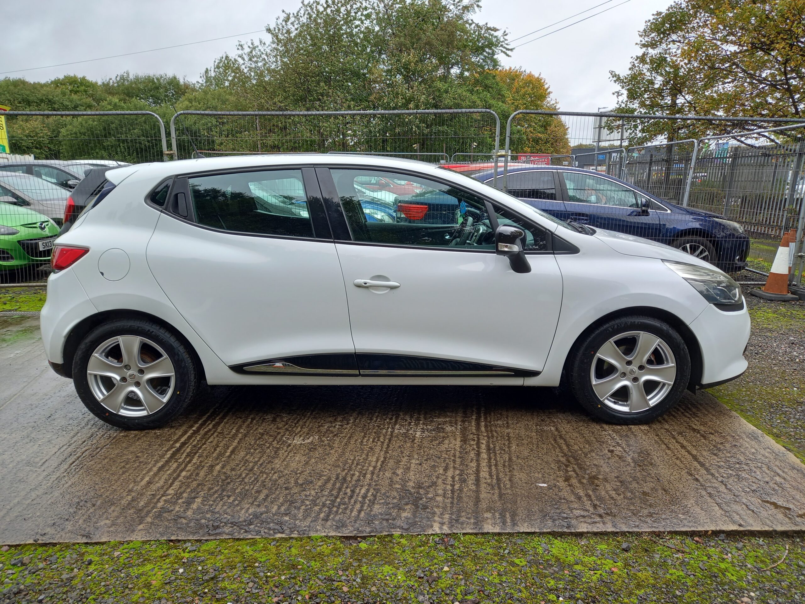 RENAULT CLIO 1.2 16V Dynamique Nav 5dr 2015 52,000 Miles Full Service History 3 Months Warranty - Image 7