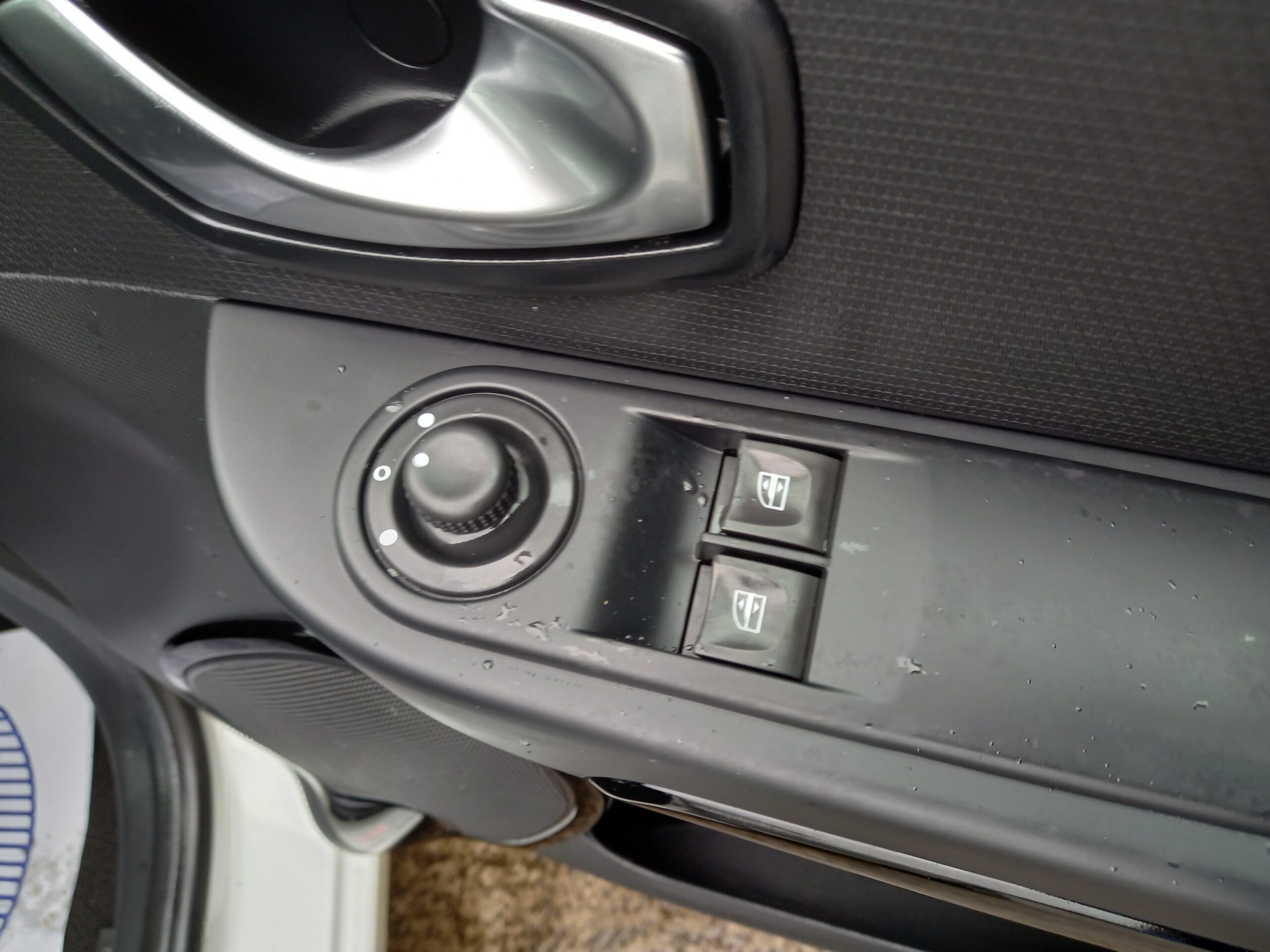 RENAULT CLIO 1.2 16V Dynamique Nav 5dr 2015 52,000 Miles Full Service History 3 Months Warranty - Image 32