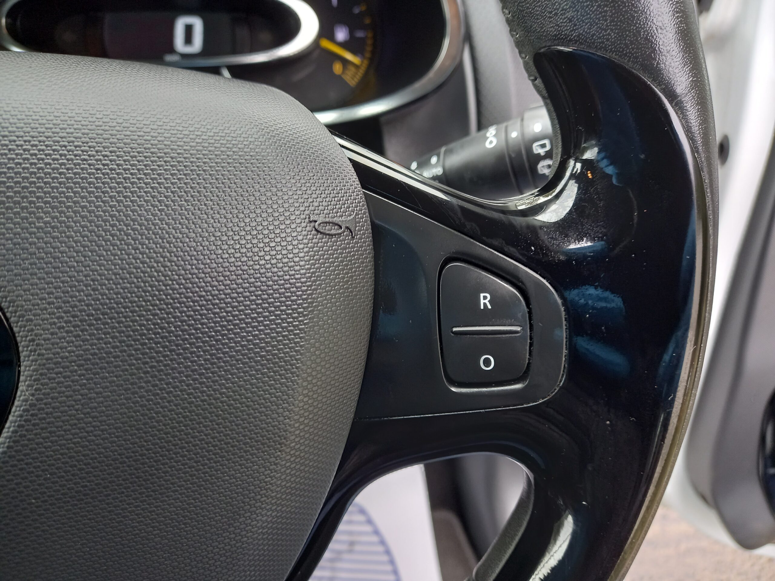 RENAULT CLIO 1.2 16V Dynamique Nav 5dr 2015 52,000 Miles Full Service History 3 Months Warranty - Image 29