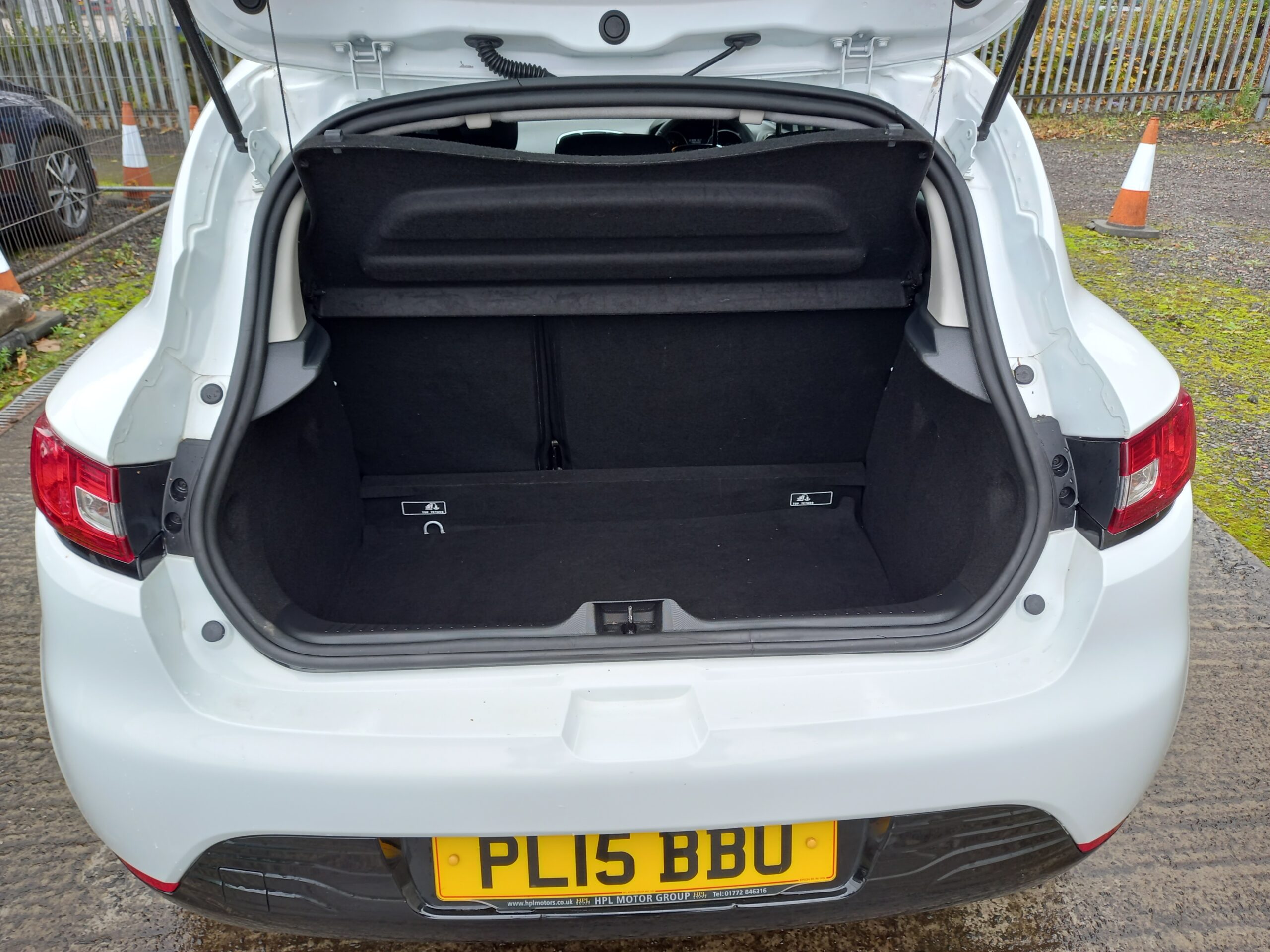 RENAULT CLIO 1.2 16V Dynamique Nav 5dr 2015 52,000 Miles Full Service History 3 Months Warranty - Image 35