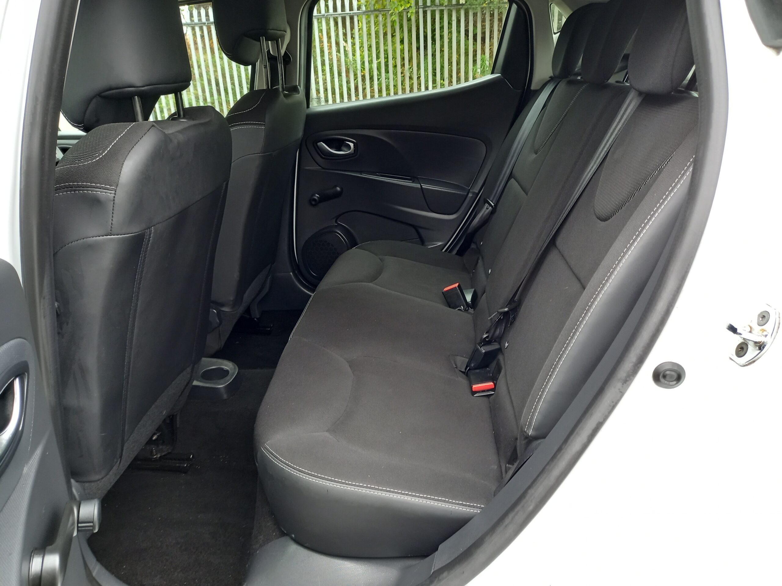 RENAULT CLIO 1.2 16V Dynamique Nav 5dr 2015 52,000 Miles Full Service History 3 Months Warranty - Image 23